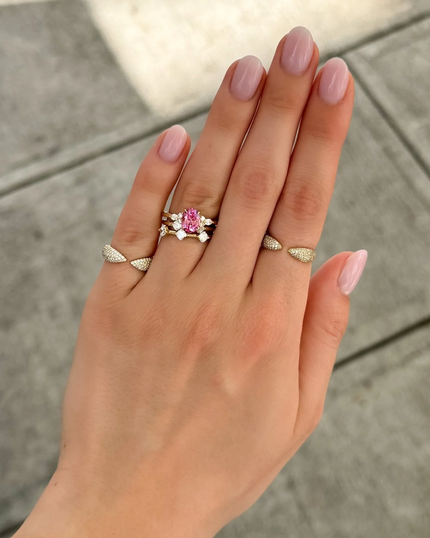 Bella Engagement Ring With Oval Cut Pink Sapphire - Image 5